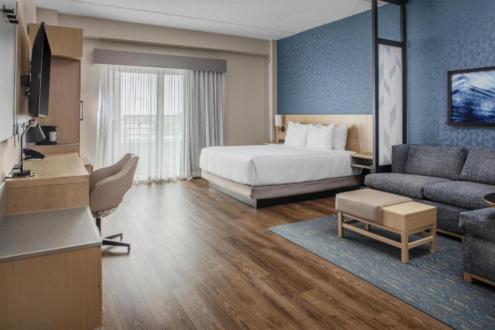 King Room with Sofa Bed and Balcony interior